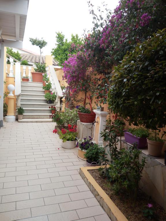 Domos Le Due Tuie Acomodação com café da manhã Piscinas Exterior foto